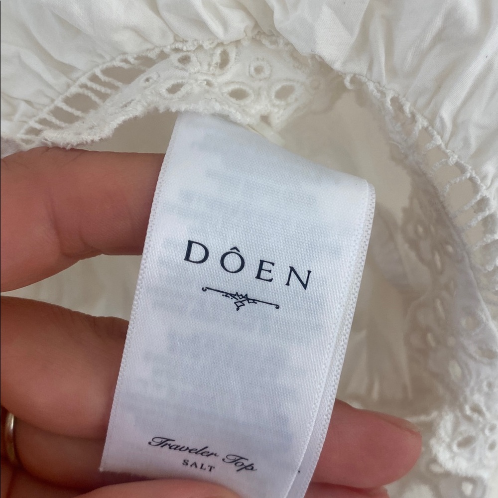 Doen White Eyelet Lace Crop Blouse - Picture 9 of 11